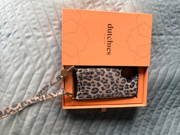 Dutchies Telefoonhoesje iPhone 16, Sieraden, Tassen en Uiterlijk, Portemonnees, Nieuw, Overige merken, Bruin, Leer, Ophalen of Verzenden