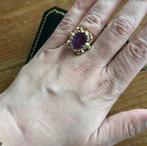 Gouden ring paarse edelsteen, Sieraden, Tassen en Uiterlijk, Ringen, 17 tot 18, Ophalen of Verzenden, Dame, Zo goed als nieuw