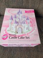 Wilton romantic castle cake set 32 pieces, Ophalen of Verzenden, Zo goed als nieuw, Taarten of Cupcakes, Bakvorm