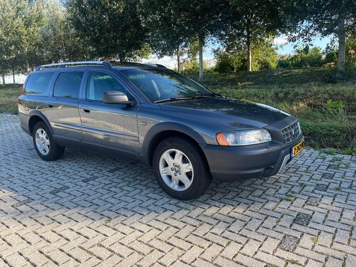 Volvo XC70 2.5 T AWD Geartronic 2005 Grijs, Auto's, Volvo, Particulier, XC70, Benzine, Stationwagon, Automaat, Geïmporteerd, Zilver of Grijs