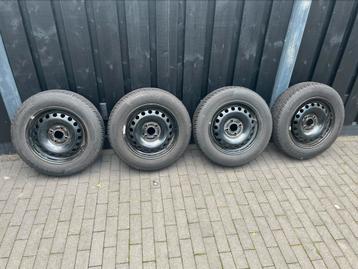 Winterbanden met stalen velg Volkswagen up seat beschikbaar voor biedingen