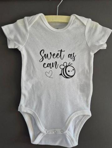 Gepersonaliseerde Baby Rompers - Uniek Ontwerp! beschikbaar voor biedingen