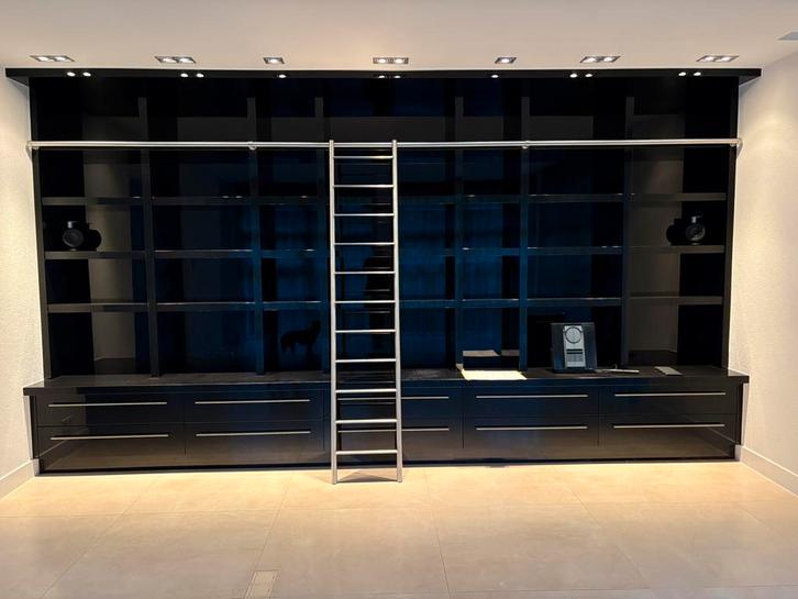 Grote bibliotheek kast met rvs ladder, Huis en Inrichting, Kasten | Boekenkasten, Zo goed als nieuw, 200 cm of meer, 200 cm of meer