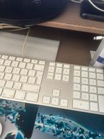 Apple Toetsenbord met Numeriek Toetsenblok, Computers en Software, Toetsenborden, Ophalen of Verzenden, Qwerty, Gebruikt, Bedraad