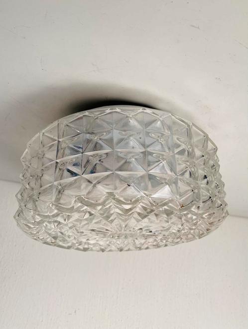 Relief glazen plafondlamp , jaren 70, Huis en Inrichting, Lampen | Plafondlampen, Gebruikt, Glas, Metaal, Ophalen of Verzenden