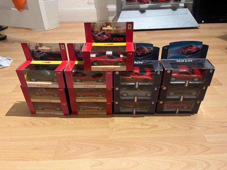 13 Ferrari 1:38 modelauto’s van Shell V-Power, Hobby en Vrije tijd, Modelauto's | Overige schalen, Zo goed als nieuw, Auto, Ophalen of Verzenden