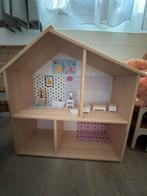 Houten Poppenhuis met Meubels, Ophalen of Verzenden, Zo goed als nieuw, Poppenhuis