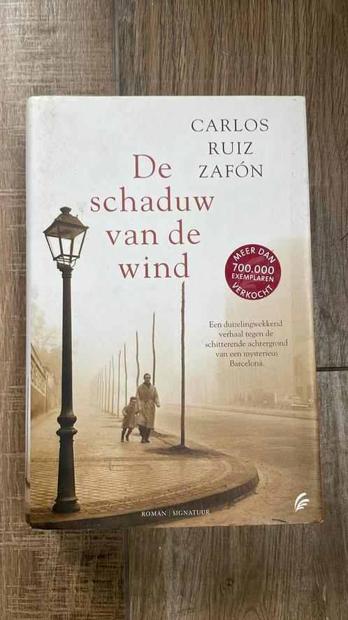 Carlos Ruiz Zafón - De schaduw van de wind, Boeken, Literatuur, Gelezen, Nederland, Ophalen of Verzenden