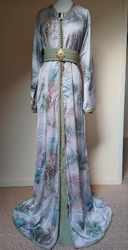 Te koop prachtige marokkaanse jurk takchita tekshita, Kleding | Dames, Gelegenheidskleding, Nieuw, Overige typen, Ophalen of Verzenden