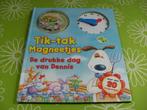 Tik-Tak magneetjes - de drukke dag van Dennis #, Boeken, Jongen of Meisje, Ophalen of Verzenden, Fictie algemeen, Zo goed als nieuw