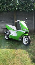 Aprilia area 51, Fietsen en Brommers, Scooters | Aprilia, Ophalen, Tweetakt, Maximaal 45 km/u, Zo goed als nieuw