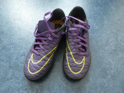 HAAST NIEUW 1 paar mooie paarse NIKE schoenen maat 36 1/2, Kinderen en Baby's, Kinderkleding | Schoenen en Sokken, Zo goed als nieuw