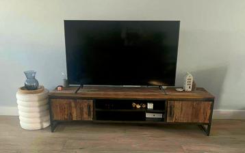 Te koop tv meubel beschikbaar voor biedingen