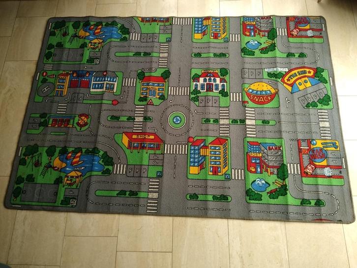 Speelkleed  met stadsplattegrond + conditie ook voor buiten, Kinderen en Baby's, Speelgoed | Speelkleden, Zo goed als nieuw, Ophalen