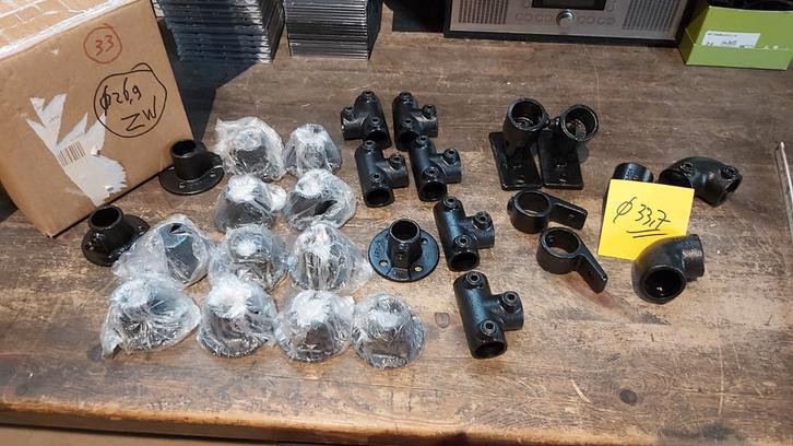 Steigerbuis koppelingen en hulpstukken, twee maten zwart, Doe-het-zelf en Verbouw, IJzerwaren en Bevestigingsmiddelen, Nieuw, Ophalen