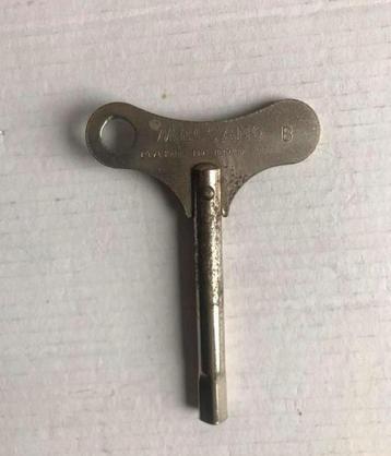 Meccano sleutel B Made in Engeland voor blikken speelgoed beschikbaar voor biedingen