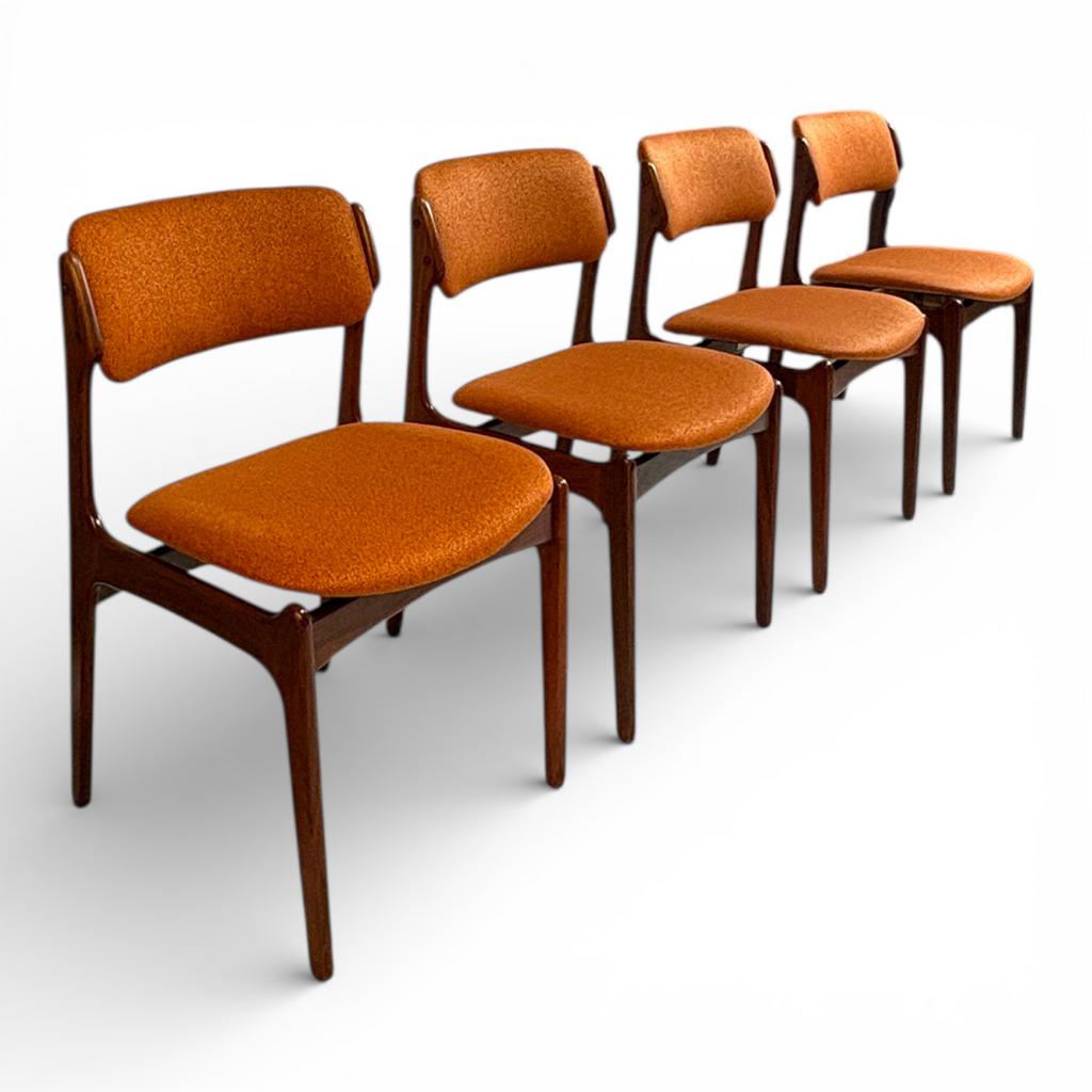 Set van 4 Erik Buch stoelen model 049, Overige kleuren, ?, Deens design | Mid-Century, Zo goed als nieuw