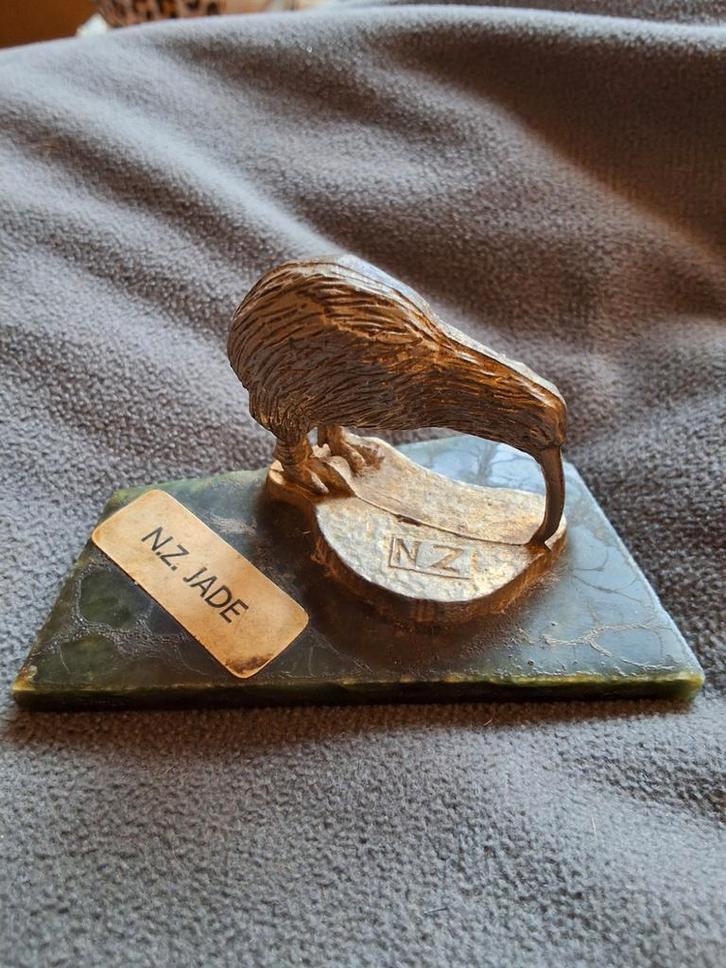 Kiwi Vogel beeld N.Z. Jade nieuw Zeeland vintage 4cm hg, Antiek en Kunst, Kunst | Beelden en Houtsnijwerken, Ophalen of Verzenden