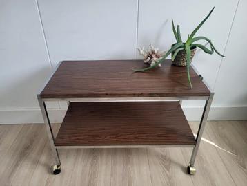 Vintage trolly beschikbaar voor biedingen
