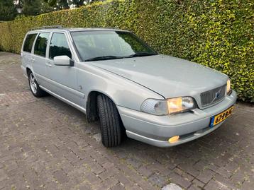 Volvo V70 2.4 140PK 1999 Grijs, koude airco, jaar APK! beschikbaar voor biedingen