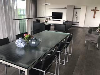 Gratis op te halen: Eettafel Metaform type S-16 beschikbaar voor biedingen