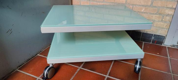 Audio meubel op wielen - metaal met melkglas., Audio, Tv en Foto, Overige Audio, Tv en Foto, Ophalen