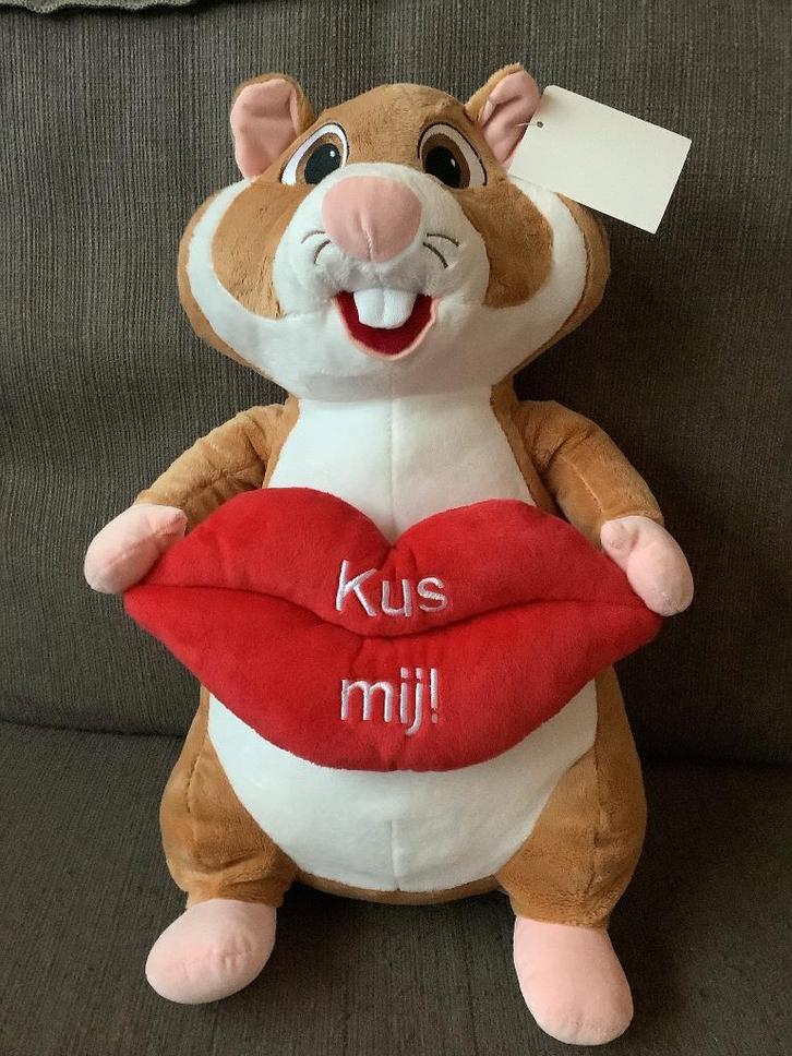 grote AH hamster Kus mij! Valentijn met lippen NIEUW 12,50, Kinderen en Baby's, Speelgoed | Knuffels en Pluche, Nieuw, Overige typen