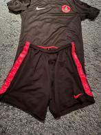 Voetbal tenue, Sport en Fitness, Voetbal, Zo goed als nieuw, Trainingspak, Maat M, Ophalen of Verzenden
