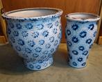 Prachtige  oude xl bloempot en vaas in blauw/wit bloemmotief, Rond, Binnen, Zo goed als nieuw, Minder dan 40 cm