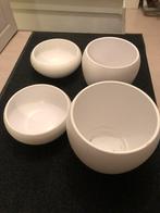 Potten / schalen vier stuks wit, Huis en Inrichting, Keuken | Servies, Overige typen, Ophalen of Verzenden, Zo goed als nieuw