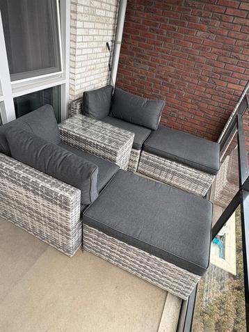 Mooie Loungeset in nieuwstaat, slechts 1 jaar oud. beschikbaar voor biedingen