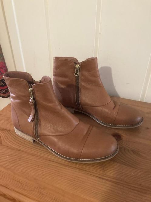 Leuke bruine zacht leren laarsjes van Essentials, maat 38, Kleding | Dames, Schoenen, Zo goed als nieuw, Lage of Enkellaarzen