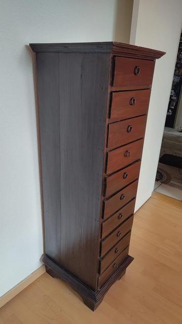Vintage ladekastje  beschikbaar voor biedingen
