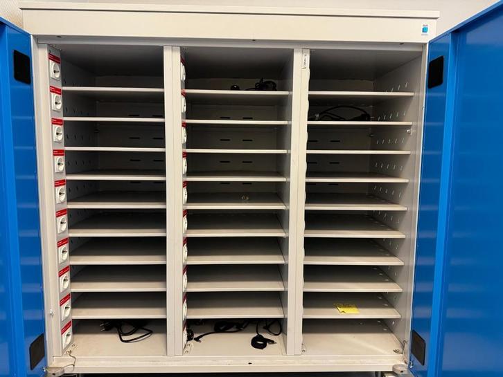 Orgami PC Trolly Geschikt voor 30 laptops, Computers en Software, Laptop-opladers, Gebruikt, Ophalen