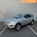 Mercedes-Benz M-Klasse 3.5 Ml350 4MATIC AUT 2006 Grijs, Auto's, Mercedes-Benz, Automaat, Zwart, Traction-control, Leder