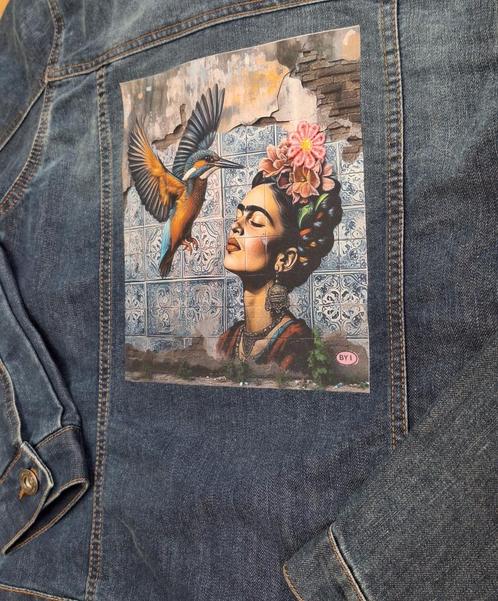 Frida Kahlo met ijsvogel dames spijkerjasje, jeansjasje, den, Kleding | Dames, Jassen | Zomer, Zo goed als nieuw, Maat 38/40 (M)