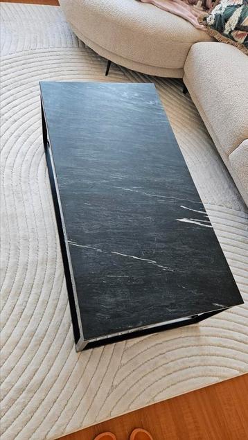 Salontafel beschikbaar voor biedingen