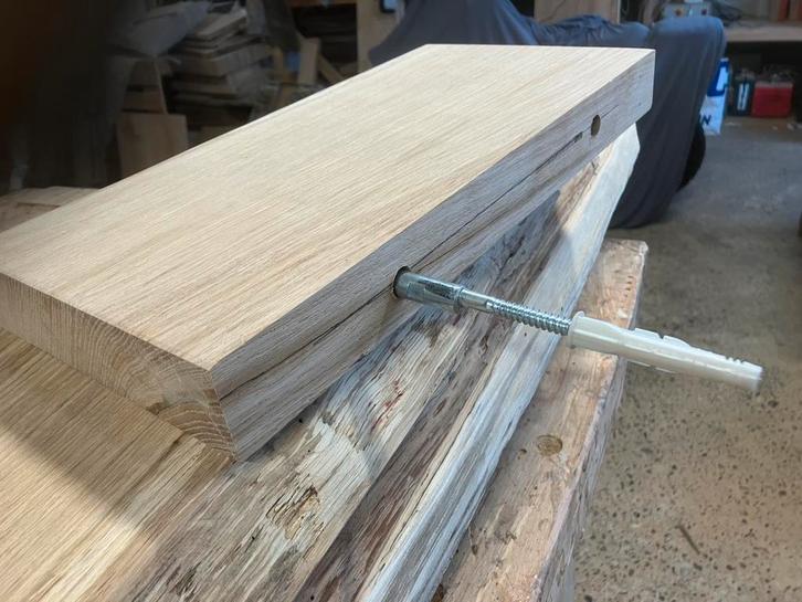 Zwavende planken met ankers eiken keukenbladen snijplanken, Tuin en Terras, Palen, Balken en Planken, Zo goed als nieuw, Planken