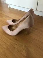 Pumps; nooit gedragen; mt 38; kleur tussen beige en oud rose, Ophalen, Beige, Nieuw, Coronel