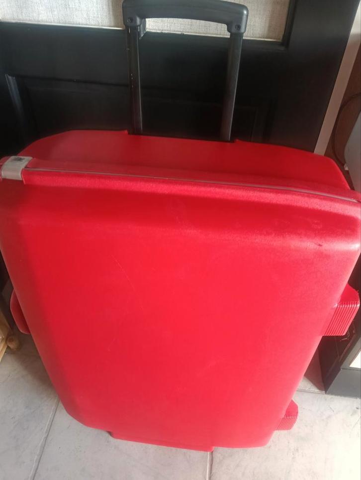 American tourister trolley en spinners koffers, Sieraden, Tassen en Uiterlijk, Koffers, Zo goed als nieuw, Hard kunststof, 70 cm of meer