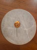 Vintage Speldje Juliana en Bernhard, Verzamelen, Speldjes, Pins en Buttons, Ophalen of Verzenden, Gebruikt, Stad of Land, Speldje of Pin