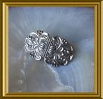 Oude broche: gemaakt van een zilveren bijbelslot, Sieraden, Tassen en Uiterlijk, Antieke sieraden, Ophalen of Verzenden, Zilver