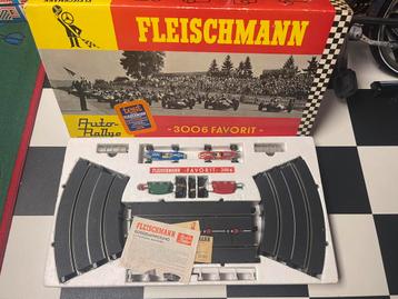 Fleischmann racebasn 3006 met 2 ferrari’s compleet beschikbaar voor biedingen