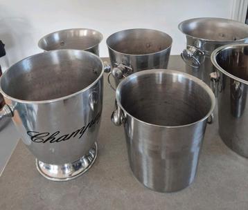 Champagne koelers beschikbaar voor biedingen