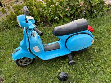 Elektrische scooter kind vespa blauw beschikbaar voor biedingen