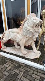 2 massief marmeren leeuwen, Ophalen