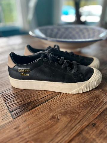 ADIDAS CLASSIC | leren zwarte sneaker, maat 40 beschikbaar voor biedingen