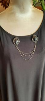 Vintage Victoriaanse  broche,met zwarte git, Ophalen of Verzenden, Zo goed als nieuw, Zwart, Overige materialen