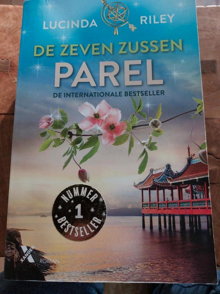 Lucinda Riley - Parel, Boeken, Literatuur, Gelezen, Europa overig, Ophalen of Verzenden