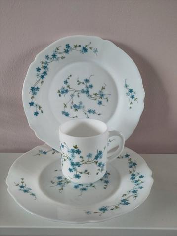 Arcopal Veronica Borden & Mok - Vintage Forget-me-nots beschikbaar voor biedingen